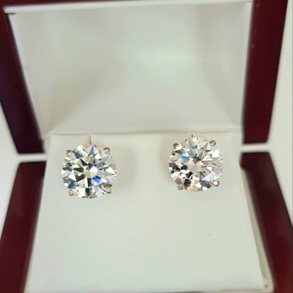 6 carat t.w. Elegant moissanite diamond Stud Earrings